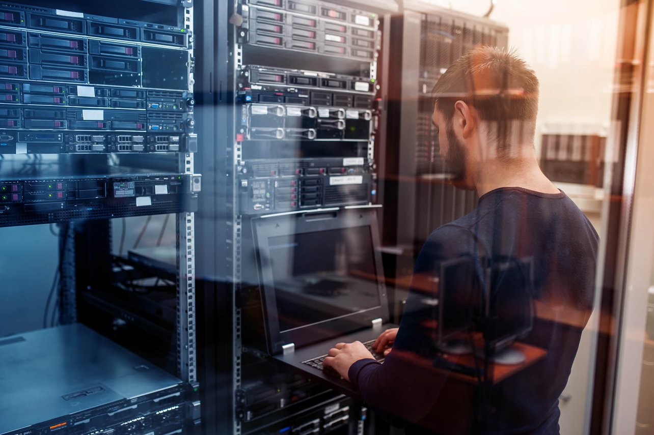 Falhas de data center: causas comuns e prevenção eficaz