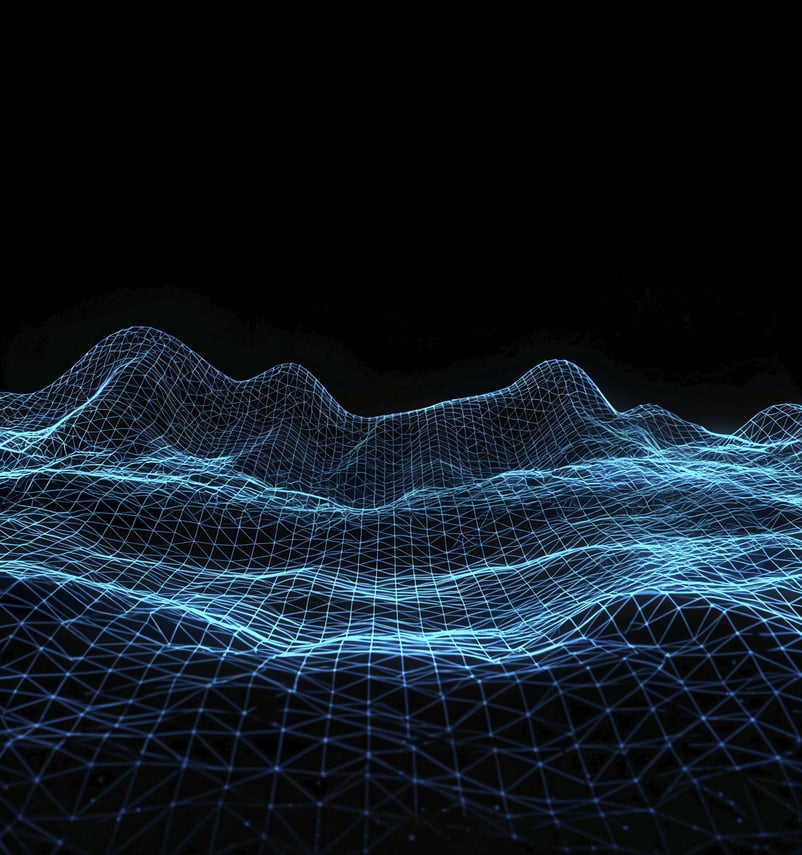 A imagem mostra uma representação digital abstrata de um terreno tridimensional formado por uma grade de linhas em tons de ciano sobre um fundo preto. As linhas criam um efeito de relevo, lembrando montanhas ou ondas, com picos e vales suaves. O visual tem um aspecto tecnológico e futurista, como se fosse uma simulação de paisagem digital, um mapa topográfico em 3D ou uma visualização de dados.