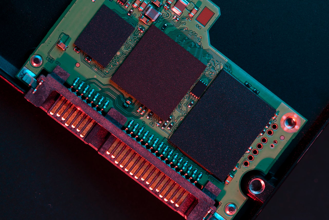 SSD NVMe ou SATA: qual escolher para servidores bare metal